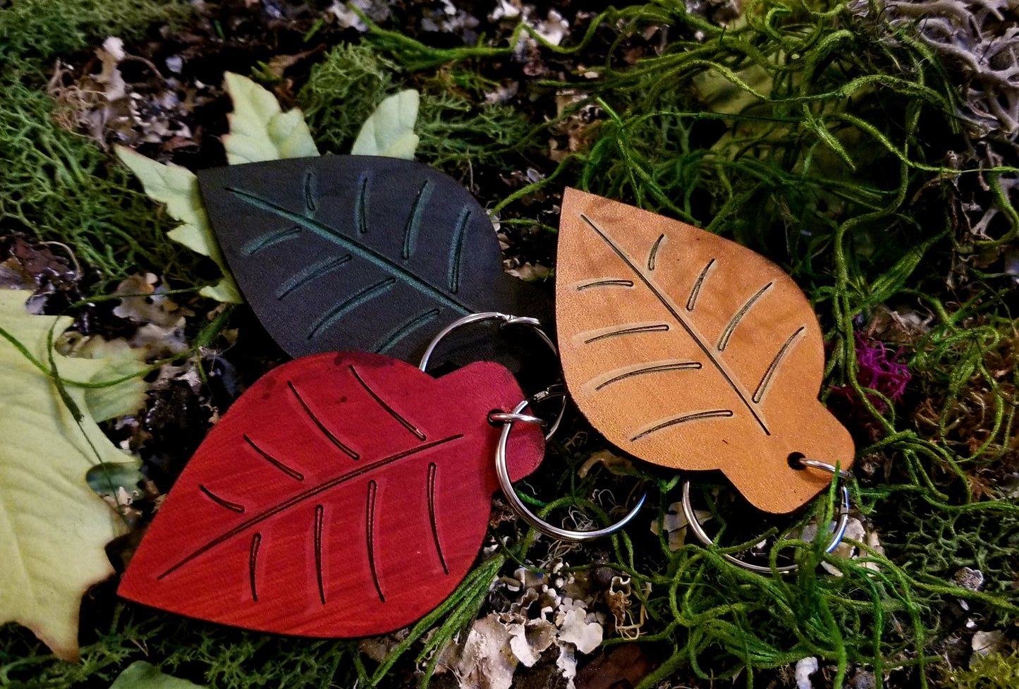 Leather Leaf Keychains, UV Reactive Glow
