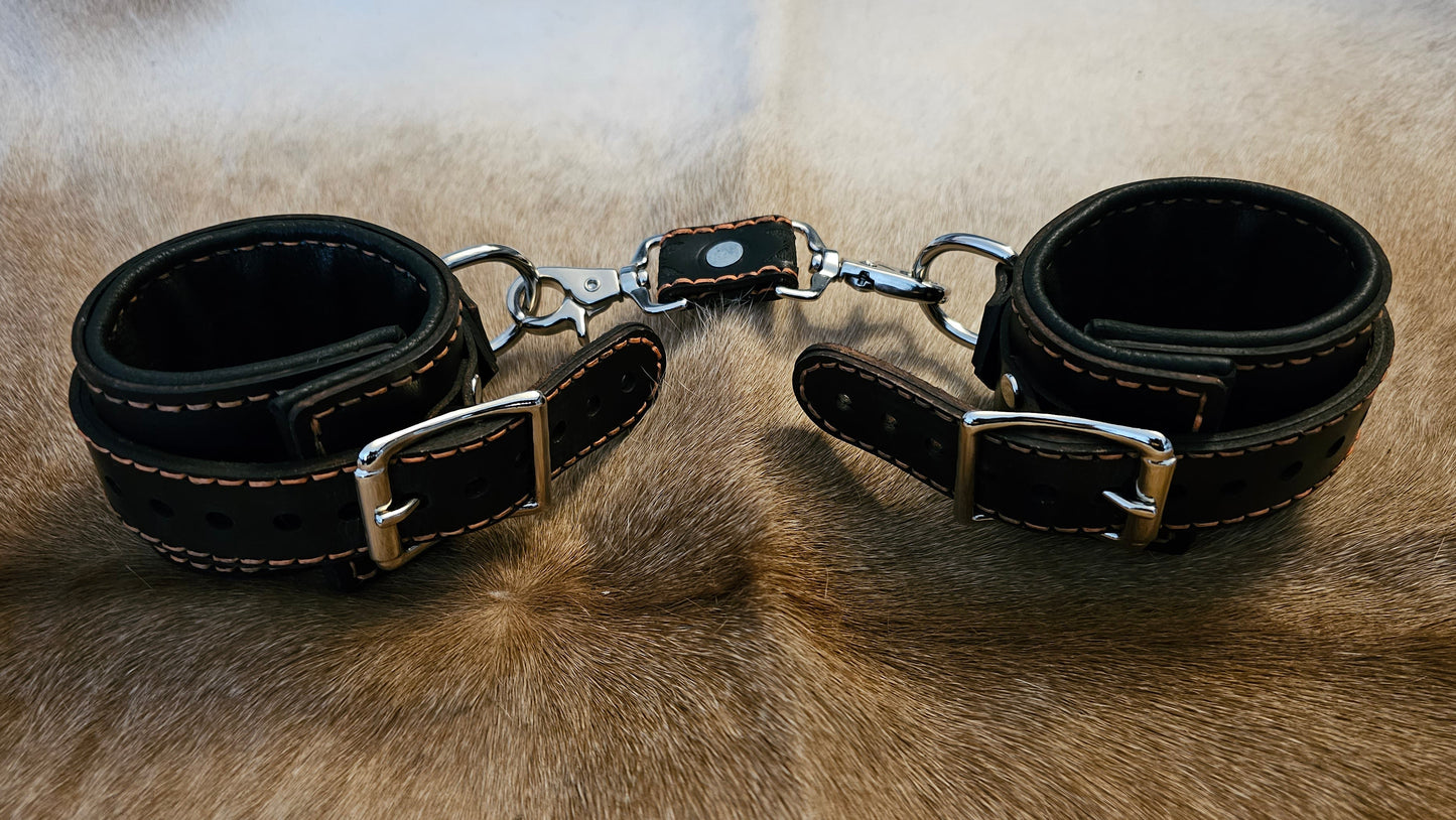 Tough Hide Fox Hand Cuffs