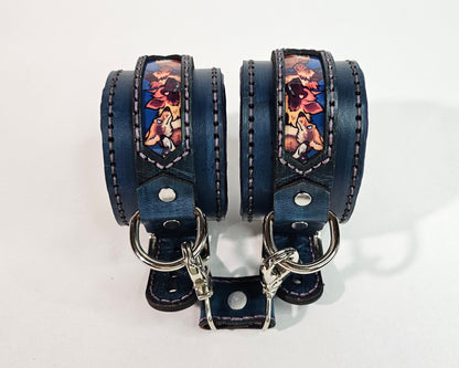 Tough Hide Camp Howl Scavenger Species Hand Cuffs