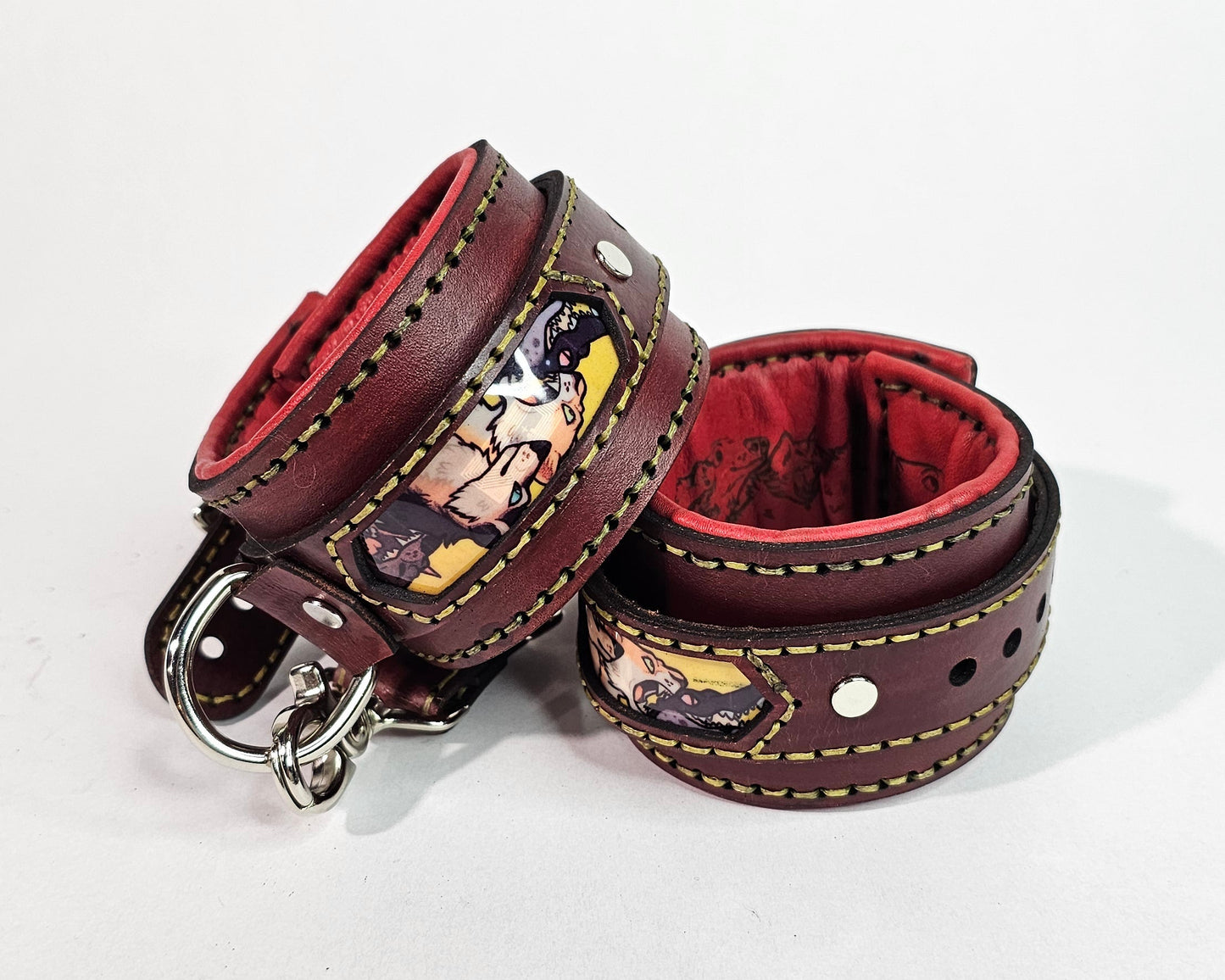 Tough Hide Camp Howl Predator Species Hand Cuffs