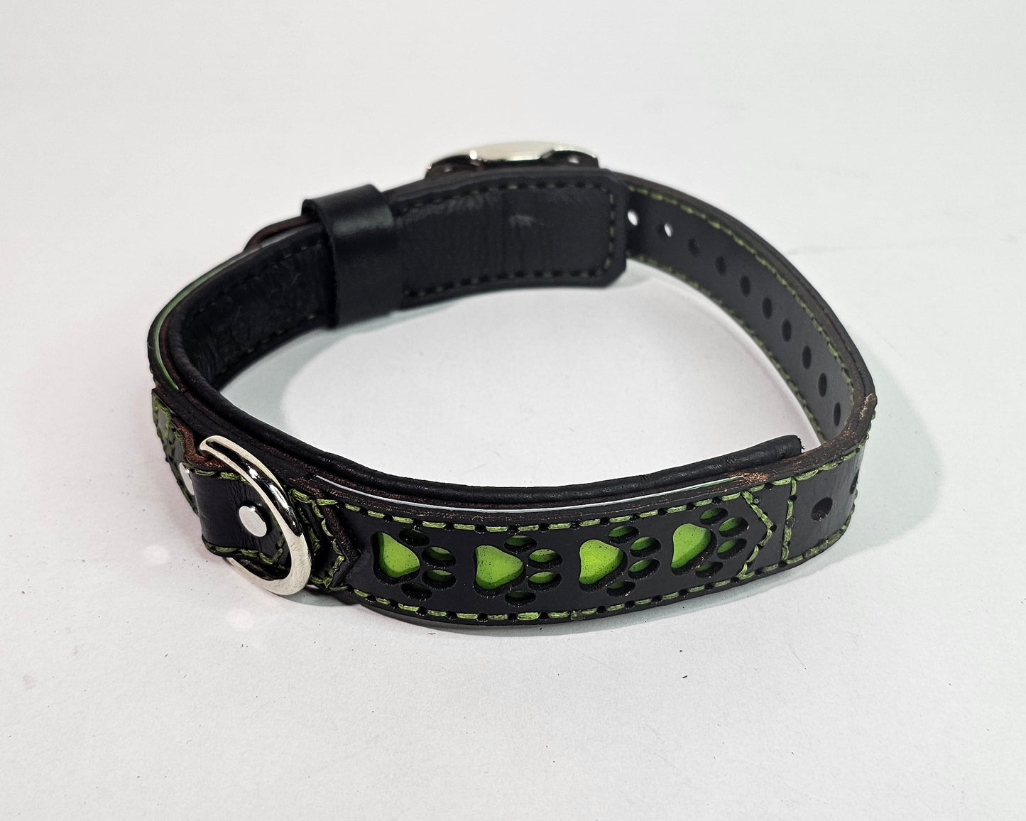 Tough Hide Pawprint Collar Choker